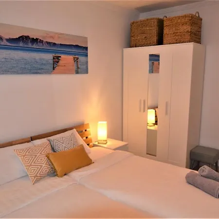 Ribera Del Puerto Apartment *
